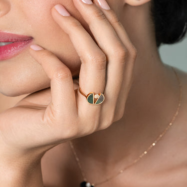 Elpída méson ring